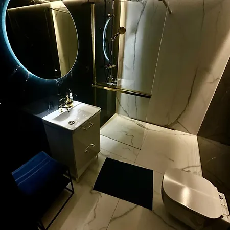 Апартаменты Black House B Jacuzzi