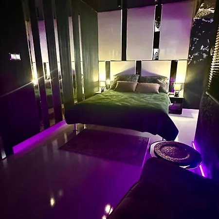 Апартаменты Black House B Jacuzzi