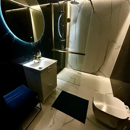 Апартаменты Black House B Jacuzzi *