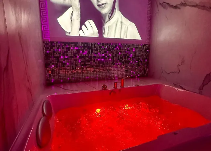 Black House B Jacuzzi شقة رادوم