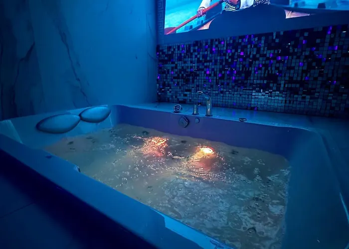 Black House B Jacuzzi شقة *