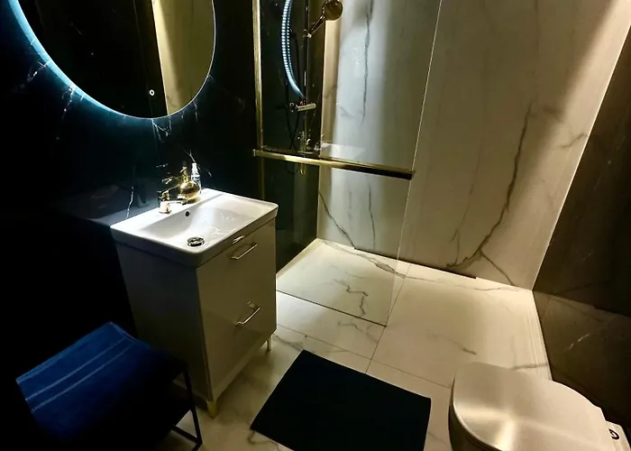 شقة Black House B Jacuzzi *